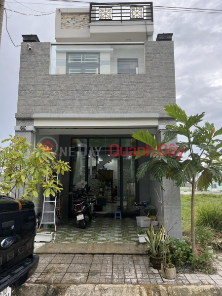 OWNERS Need to Sell Quickly BEAUTIFUL HOUSE FRONT IN Phu Sinh Residential Area Cat Tuong Duc Hoa Long An Sales Listings