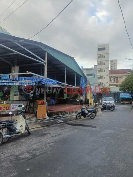 Top business frontage opposite Son Tra market, 119m², 300m from My Khe beach Sales Listings