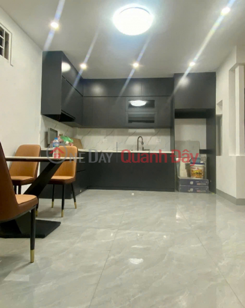 URGENT SALE OF BEAUTIFUL HOUSE IN YEN HOA STREET, EXTREMELY VENTILABLE CORNER LOT, TOP SECURITY - 5 FLOORS, 7.75 BILLION _0