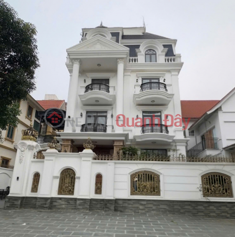 My family rents out a house on Le Trong Tan and Hoang Van Thai streets, 340m2 x 4 floors - 60 million VND. _0