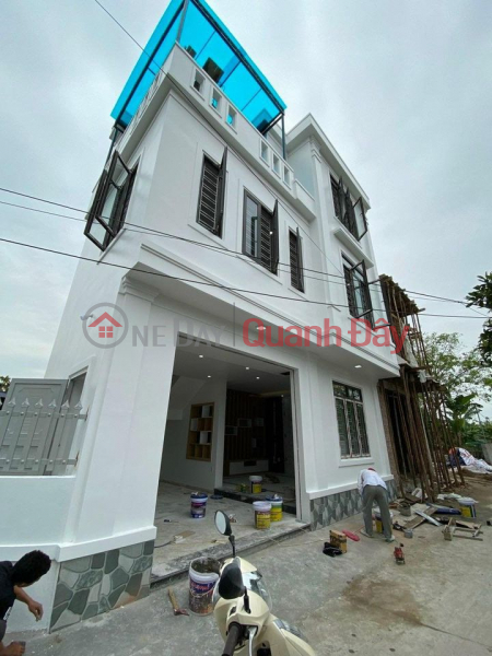 The house is built with enthusiasm, right near Viet Tiep 2 hospital, 50m to the village road, the car is parked, leaving the furniture. Sales Listings