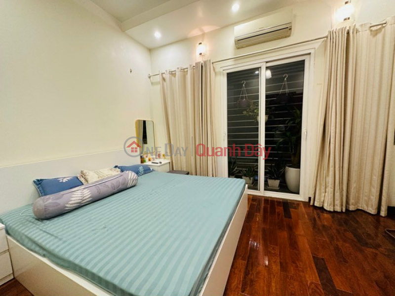 đ 8.55 Billion, House for sale in Ba Dinh, 50m to the street, people built it themselves, full furniture given. Area 43m2, 5 floors, price negotiable.