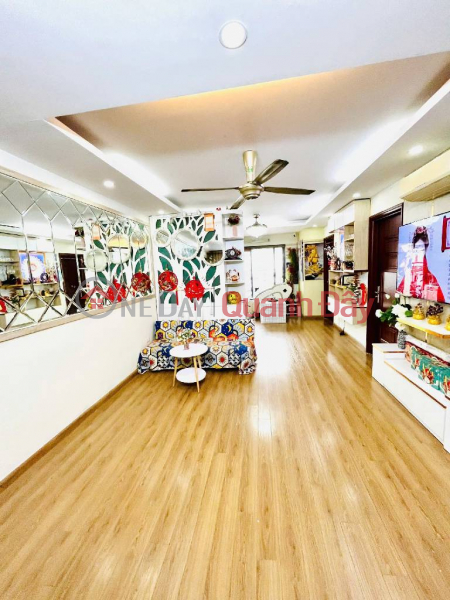 (100% real news) Apartment 71m2 x 2 bedrooms at Central Field Trung Kinh - Southeast balcony - Furniture 600 million Sales Listings