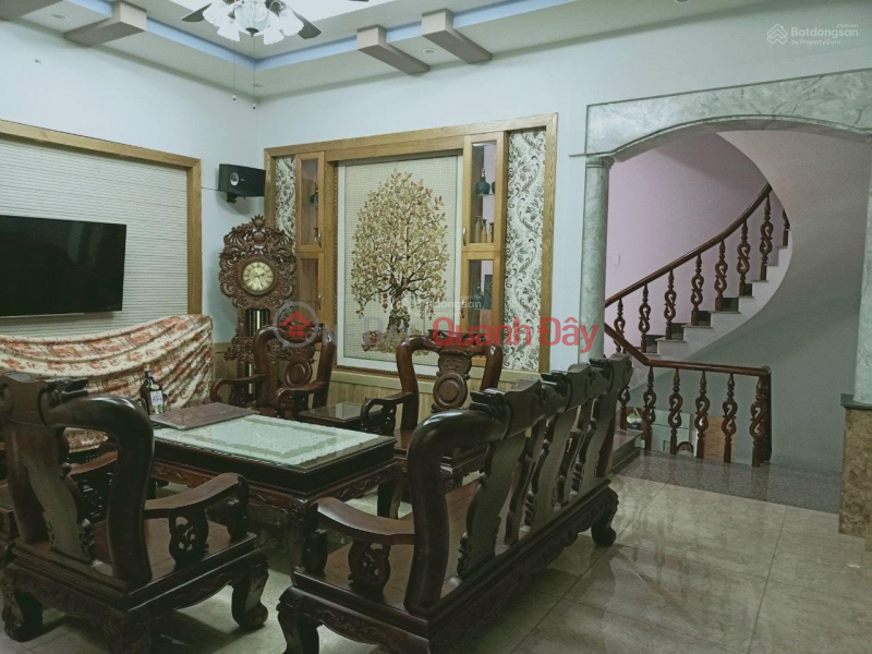 The owner sells urgently Huynh Van Nghe Social House, Tan Binh, 100m2, 5 floors, 5 bedrooms Sales Listings
