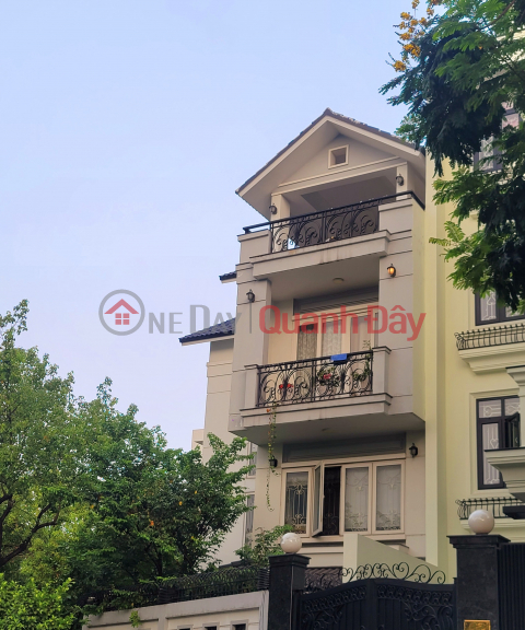 VILLA FOR SALE, 20 m ROAD, TAN PHONG, DISTRICT 7, Area 194M2, PRICE ONLY 3X BILLION. _0