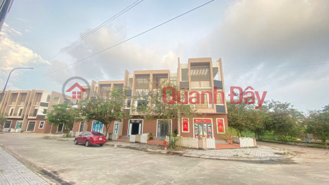 OWNER SELLING 3-storey BUILDING FRONT HOUSE IN Phuoc Thoi Residential Area, Can Tho _0