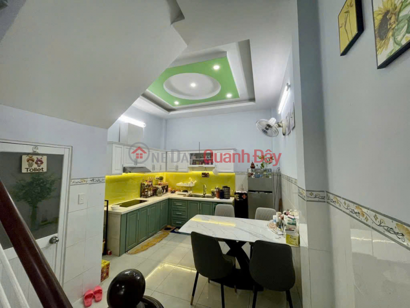 Giá mới : 6 tỷTRUNG TÂM TÂN BÌNH - CÁCH CHỢ PHẠM VĂN HAI 300M - NHÀ 4 TẦNG BTCT - SỔ ĐẸP Niêm yết bán