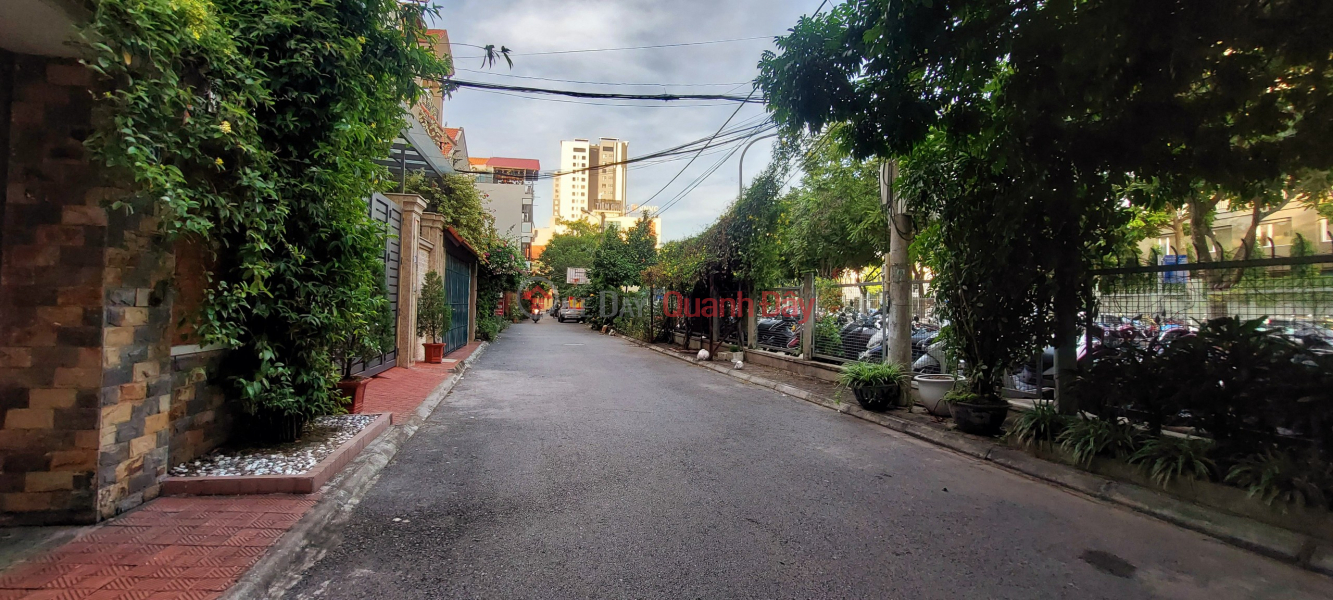 Rare, Beautiful House on Hoang Nhu Tiep Street, Car Avoidance, 5 Floors, Day and Night Business, on Hong Tien Street., Vietnam, Sales ₫ 25 Billion