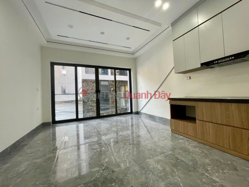 CHỦ GIẢM CHÀO 300 TRIỆU .. SIÊU PHẨM PHÚC LỢI 
43M² • 6 TẦNG • GARA Ô TÔ , THANG MÁY • FULL NỘI Niêm yết bán