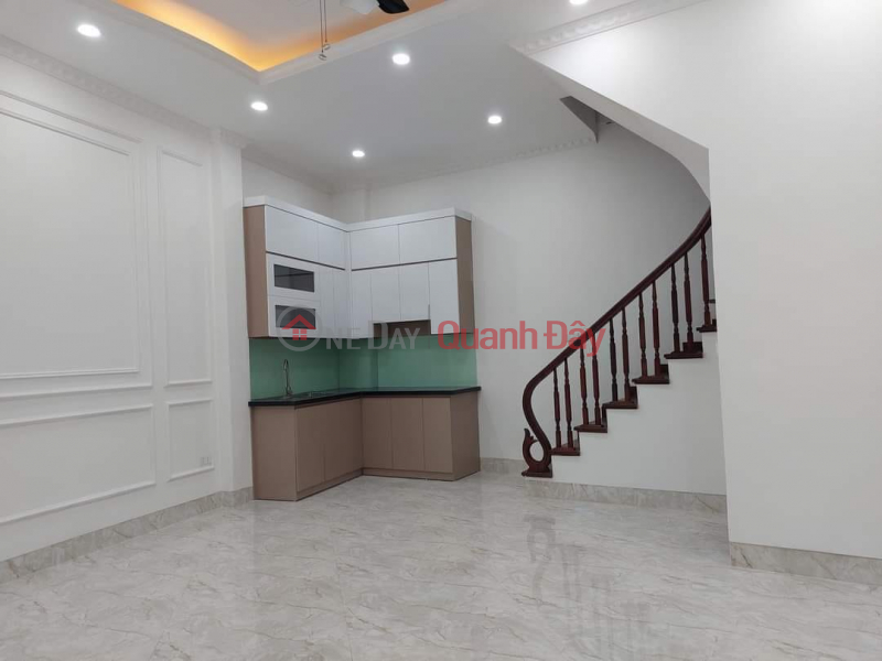 Property Search Vietnam | OneDay | Residential Sales Listings | Nice house for sale, always, Lane 132 Cau Giay 36m2 X 5t, car parked at the gate, furnished with 4.98 billion.