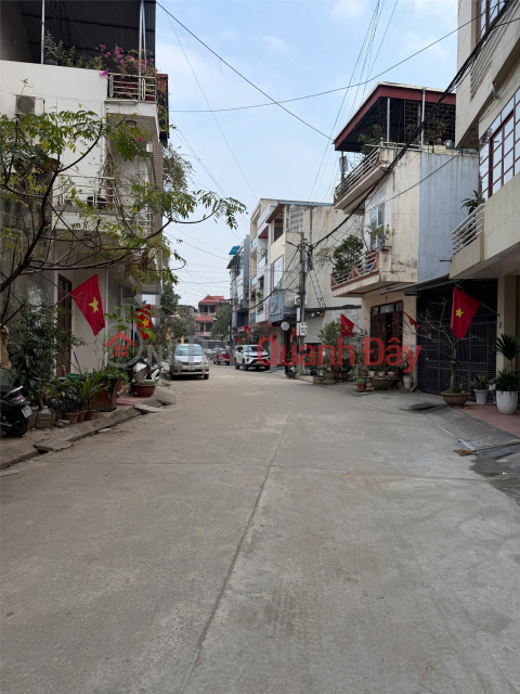 BEAUTIFUL HOUSE - GREAT PRICE - OWNER NEEDS TO SELL QUICKLY: JAPANESE-STYLE ROOF VILLA in Phan Dinh Phung ward, Thai Nguyen province. _0