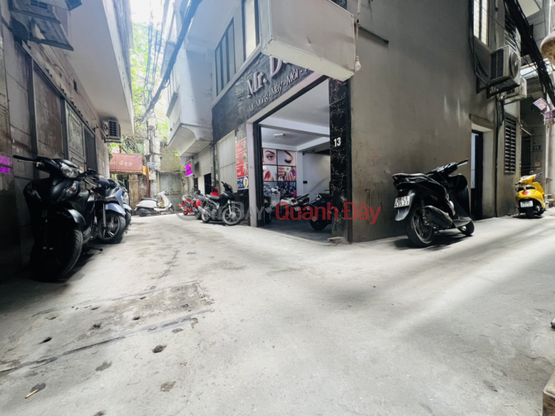 84m² plot on Lang Street, 6m frontage, only 16 billion VND, square title deed, suitable for all types of businesses. Sales Listings