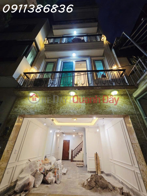 10M ra Mặt phố Dương Quảng Hàm, Ô tô vào nhà, Mới cứng, 50m 7T Thang máy _0