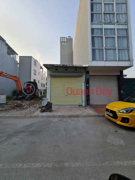 Own a riverside living space – 255m2 in Tan Quang, Van Lam. 11m wide road. Contact 0989894845 Sales Listings