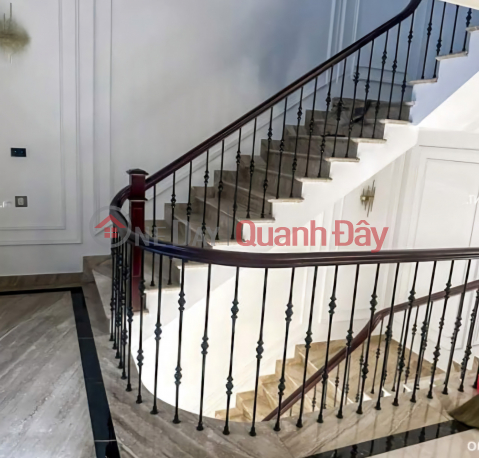 I'm renting out a house in Chùa Bộc, Phạm Ngọc Thạch, Đống Đa, 220m2 x 3 floors - 51 million VND. _0