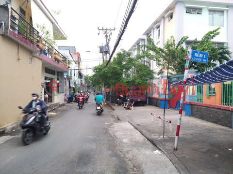 Front facade of LE CANH TUAN, TAN PHU, 5.6m HIGHER 2 FLOOR next to the kindergarten _0