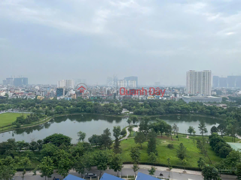 Luxury apartment, central location, balcony with lake view, civilized residential area. Sales Listings