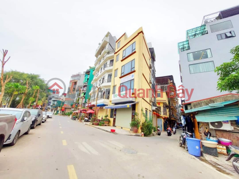 FOR SALE LINH QUANG DONG DA HOUSE - WIDE LAND - NEAR HOUSE - NEAR CAR 23M PRICE 1.99 BILLION. _0