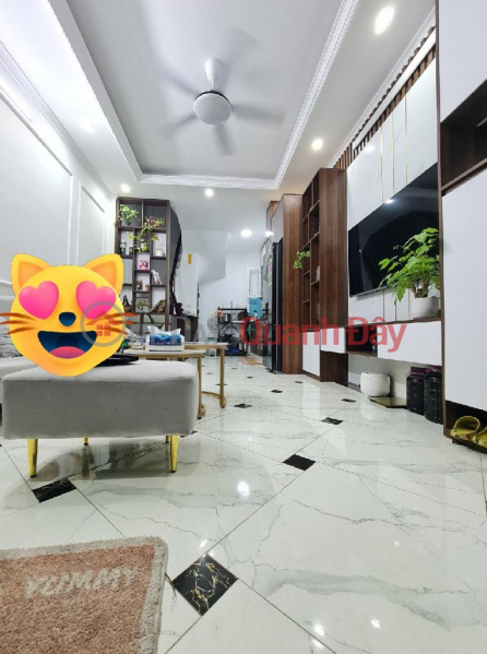 House for sale in Vu Trong Phung - shallow lane - clear lane - near the street - corner lot - full amenities 26m 4.5T Sales Listings