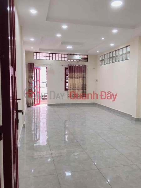 Property Search Vietnam | OneDay | Residential, Rental Listings | 4-storey house on Nguyen Tieu La Alley, 4x11m, 4 bedrooms