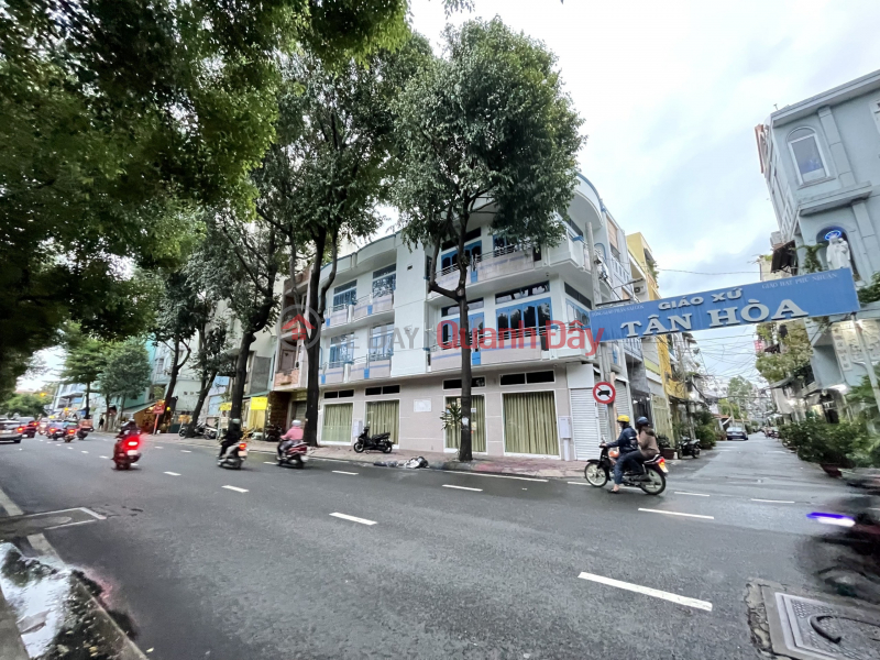 Corner house on Truong Sa street, 16m wide, 3 floors, 4 rooms Rental Listings