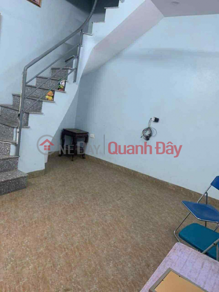 Whole house for rent in Hao Nam alley, 9 million\\/month. 3.5 floors, 30m²\\/floor, 3.5m frontage, 2 bedrooms, 3 bathrooms. Rental Listings