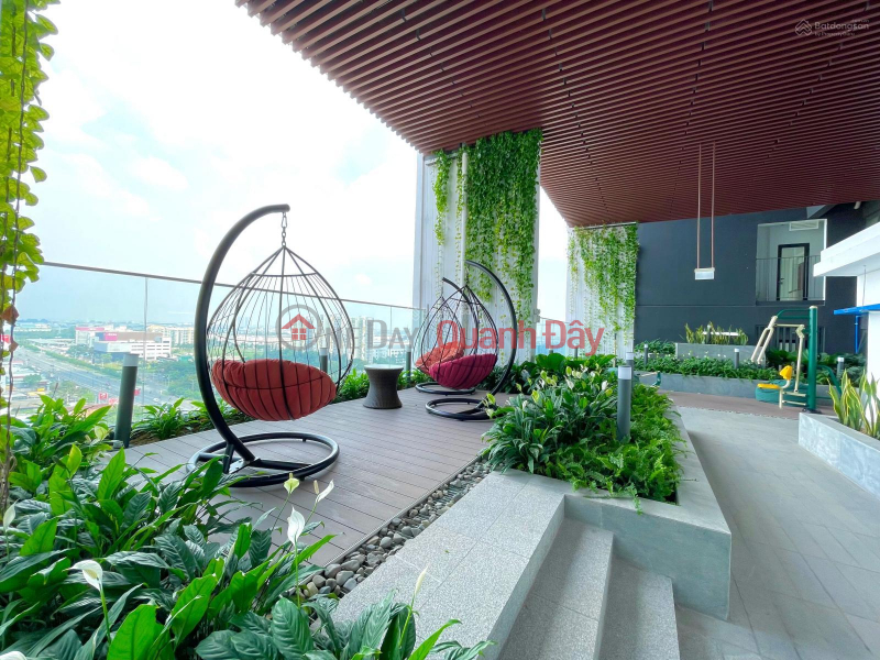 FOR QUICK SALE OF A COMPLETELY FURNISHED 2 BEDROOM APARTMENT WITH THE EMERALD GOLF VIEW Vietnam Sales đ 2.2 Billion