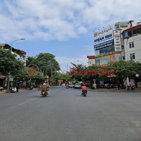 Transferring a corner apartment with 3 street fronts for top business in Trau Quy, Gia Lam, Hanoi! 111.1 _0