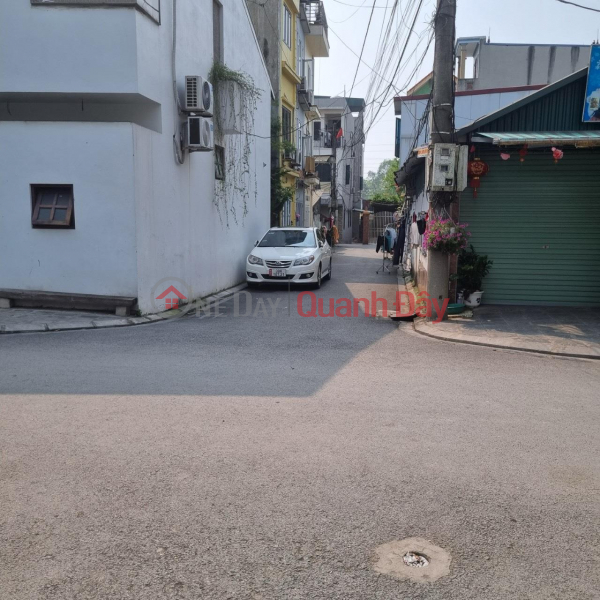 I sell a house with 2 frontages of 46.6m2 of land in area 382, Uy Coc commune, Dong Anh district, Hanoi. Wide paved road for cars., Vietnam Sales đ 3.32 Billion