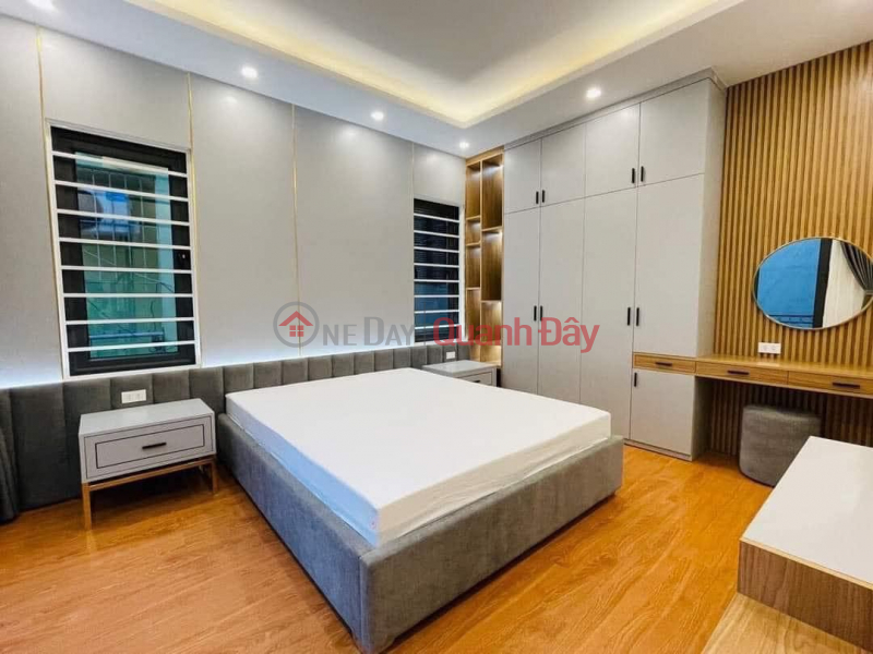 URGENT SALE BRAND NEW CAU DIEN HOUSE, FULL FURNITURE, BEAUTIFUL RED BOOK 31M2 x 5T, MT 4.3M, PRICE 3.9 BILLION Sales Listings