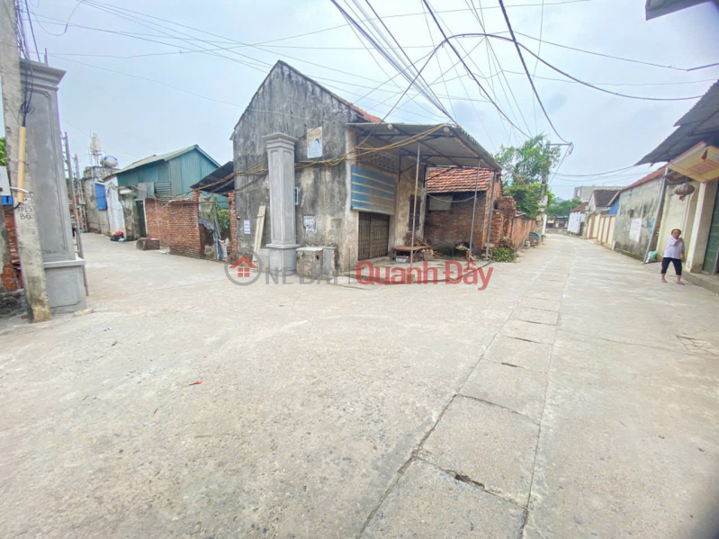 The owner needs to sell a plot of land 70m 3 frontage 5.2m long 15m in Tien Phuong, Chuong My Hanoi. Pulse widget Sales Listings