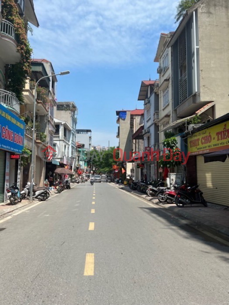 House for sale on Hoang Nhu Tiep street, 72m x 5 floors, 9.5m frontage, sidewalk, stable cash flow, Vietnam Sales | ₫ 14.9 Billion