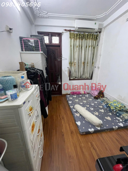  Please Select, Residential Sales Listings đ 4.6 Billion