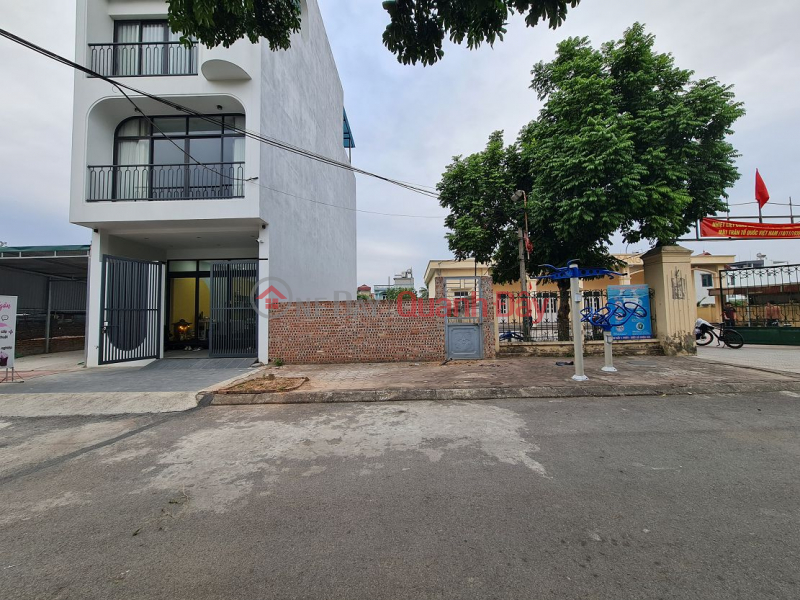 Owner urgently needs to sell a plot of land in the Trau Quy resettlement area, Gia Lam, Hanoi. Contact 0989894845 Sales Listings
