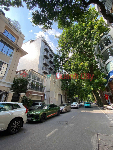 Only 1 apartment in Hoan Kiem district, Ly Nam De street, 32m, 4 floors, near the street, right away, a little over 10 billion, contact 0817606560, Vietnam | Sales, đ 10.5 Billion