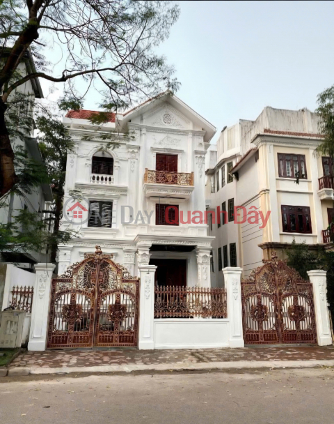 I'm renting out a house in Thai Ha, Tay Son, Lang Ha, Dong Da, 210m2 x 3 floors - 46 million VND. _0