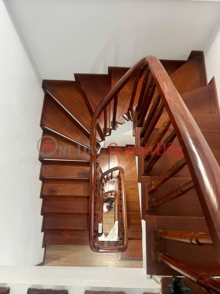 đ 16 tỷ, NHÀ ĐẸP DÂN XÂY Ô TÔ ĐỖ CỬA Trần Quý Cáp 41m2 5 Tầng 16 tỷ Đống Đa Hà Nội.