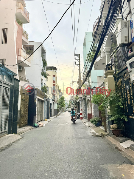đ 8.28 Billion | **House for sale in Cach Mang Thang 8 Social Area, Ward 4, Tan Binh; (4*16) 2 floors