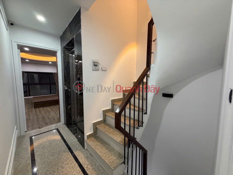 đ 13,9 tỷ Phương Liệt, mặt ngõ 7 tầng thang máy, cách phố 15m, nhà đẹp ở luôn