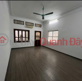 Cho thuê nhà Nguyễn Trãi, 43m2 x 3.5 tầng, 2 ngủ, 8 Triệu KD, kho, ở gđ, nhóm đi làm _0
