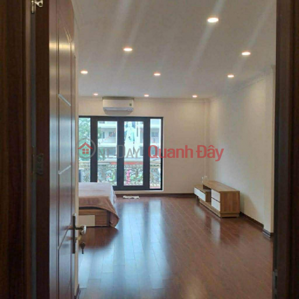 đ 21.5 Billion, Beautiful house in Sai Dong center, sidewalk, car access, business, opposite school