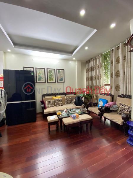 The house owner is selling cheap in To Hien Thanh, District 10, area 60m2, about 5 BILLION. Sales Listings
