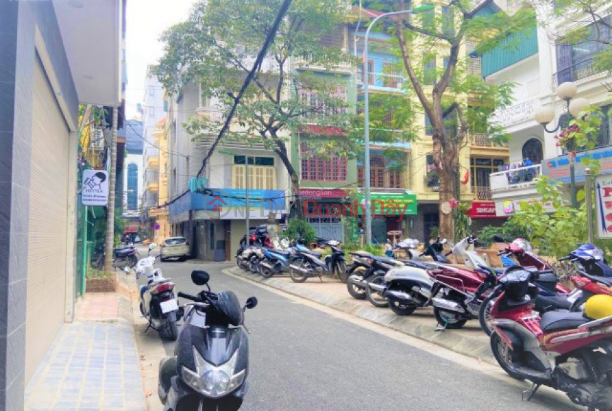 House for sale in HUYNH THUC KHANG LOT – CARS CAN PARKING AT THE DOOR – PLAYGROUND VIEW – 51m² x 5 FLOORS – 18.3 billion Vietnam, Sales | đ 18.3 Billion