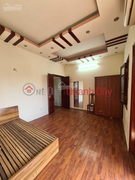 The owner rents a room with full furniture - very good price - near the center, convenient to travel Vietnam, Rental ₫ 3 Million/ month