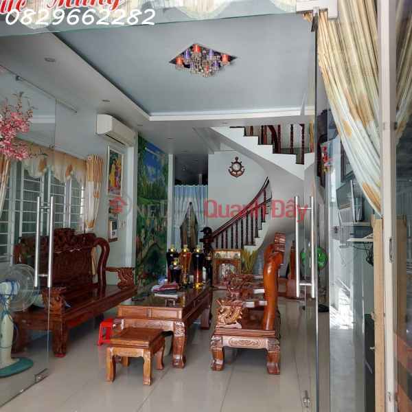 House for sale on Dinh Huu Thuat Street, Sa Dec. Area 170m2, 4 bedrooms, balcony, Price 3 billion. Contact 0829662282 Sales Listings