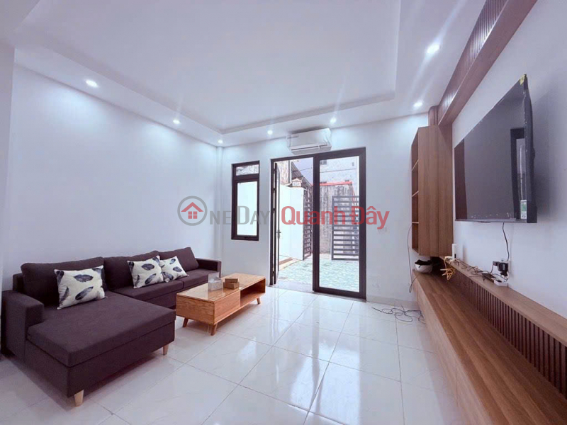 A stunning, brand-new, three-story house in Gia Tan village - Group 11, Quang Minh commune. Comes fully furnished. Sales Listings