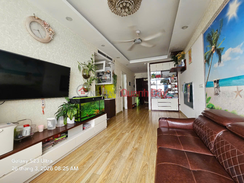 Owner selling a 2-bedroom apartment on a middle floor at a good price in Greenstars - Thanh Pho Giao Luu - Pham Van Dong. Price: 6.3 billion VND. Sales Listings