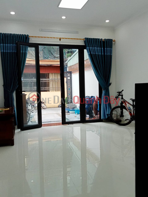 3T house in Loc Vuong alley has a large yard for 7-seater cars. Wide alley for cars to enter and exit comfortably. _0