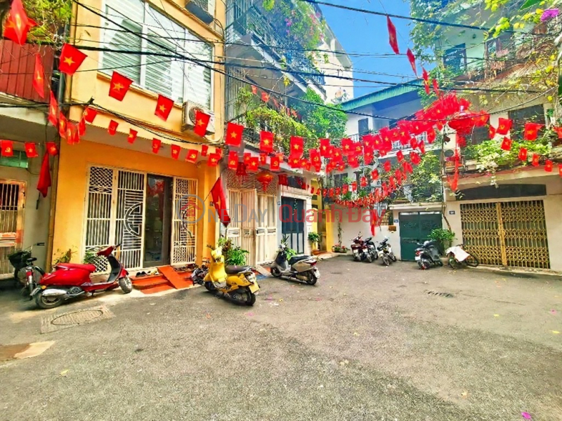 hoàng hoa thám 38m x4 tầng 8,35 tỷ-ô tô đỗ cổng,2 thoáng trước sau,dân xây Niêm yết bán