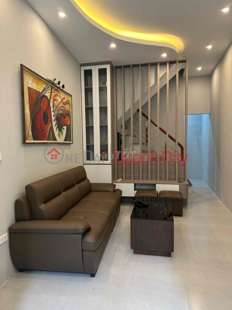 4-storey house for rent on Thai Thinh Street, Dong Da District, Hanoi 31m2, 4 floors, 3 bedrooms, only 12 Million _0